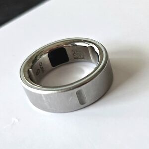 Oura Silver Smart Ring